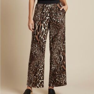 St. John Animal Leopard Print Wide Leg Pants size 6